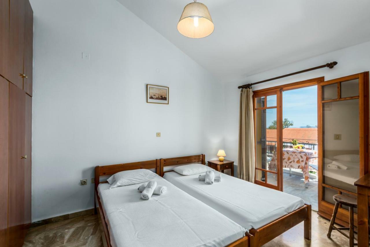 Areti Apartments Poros  Exteriör bild