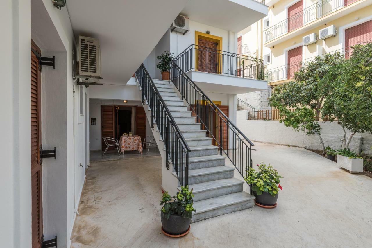 Areti Apartments Poros  Exteriör bild