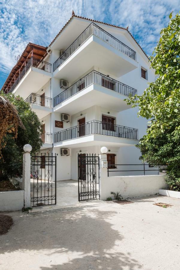 Areti Apartments Poros  Exteriör bild
