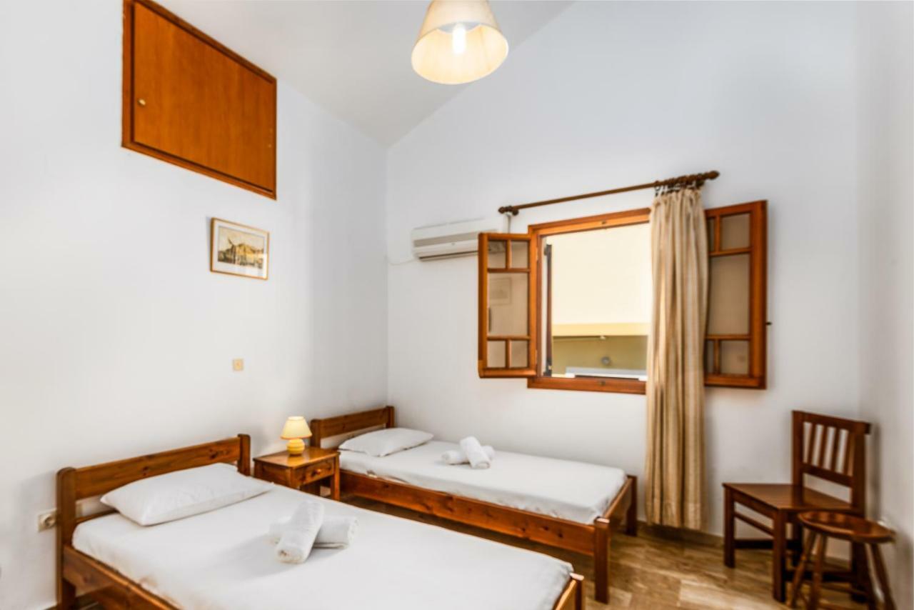 Areti Apartments Poros  Exteriör bild