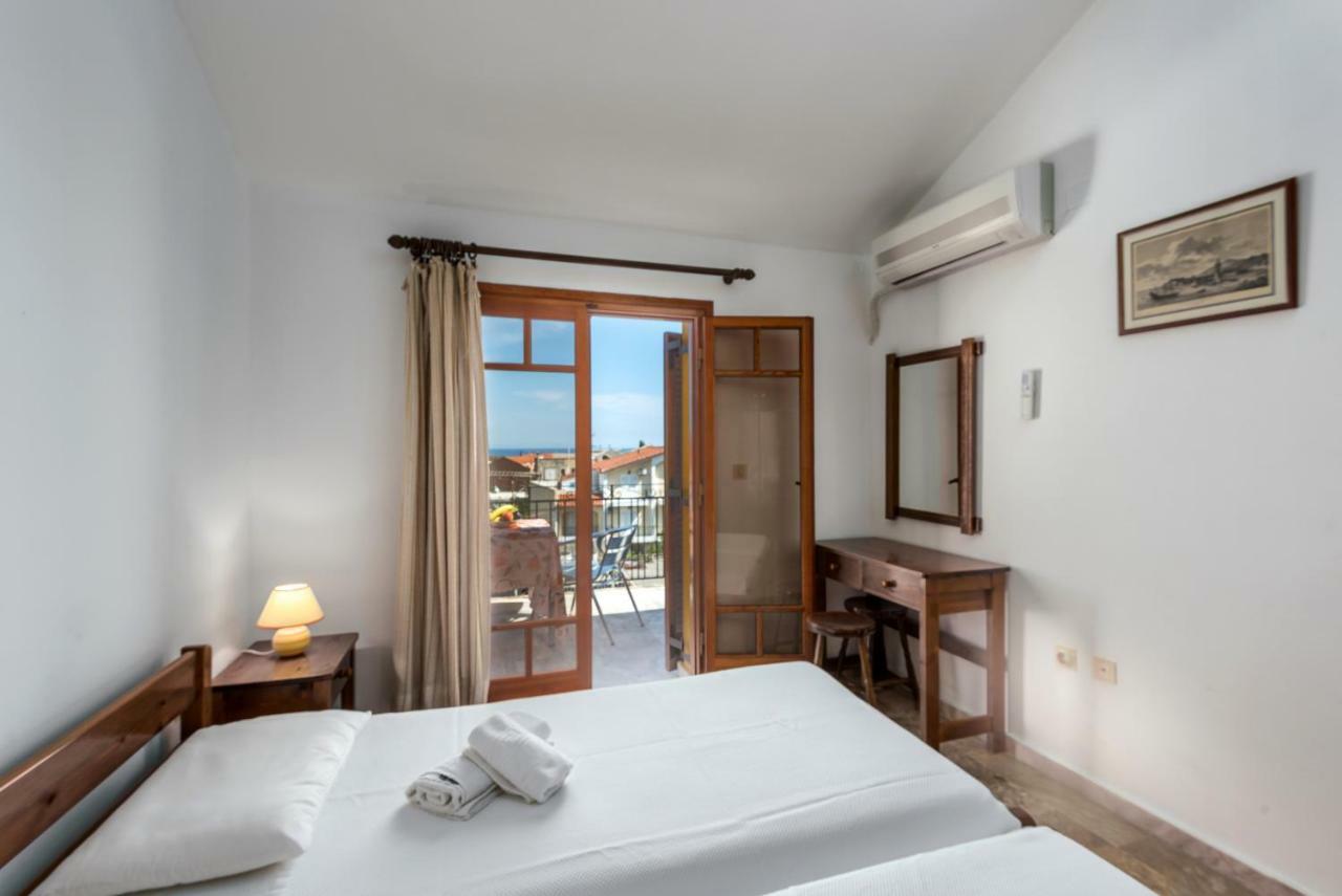Areti Apartments Poros  Exteriör bild
