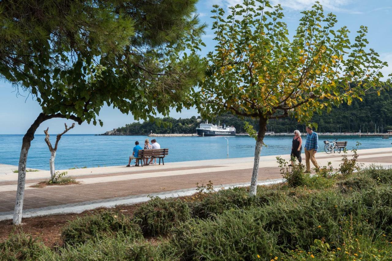 Areti Apartments Poros  Exteriör bild