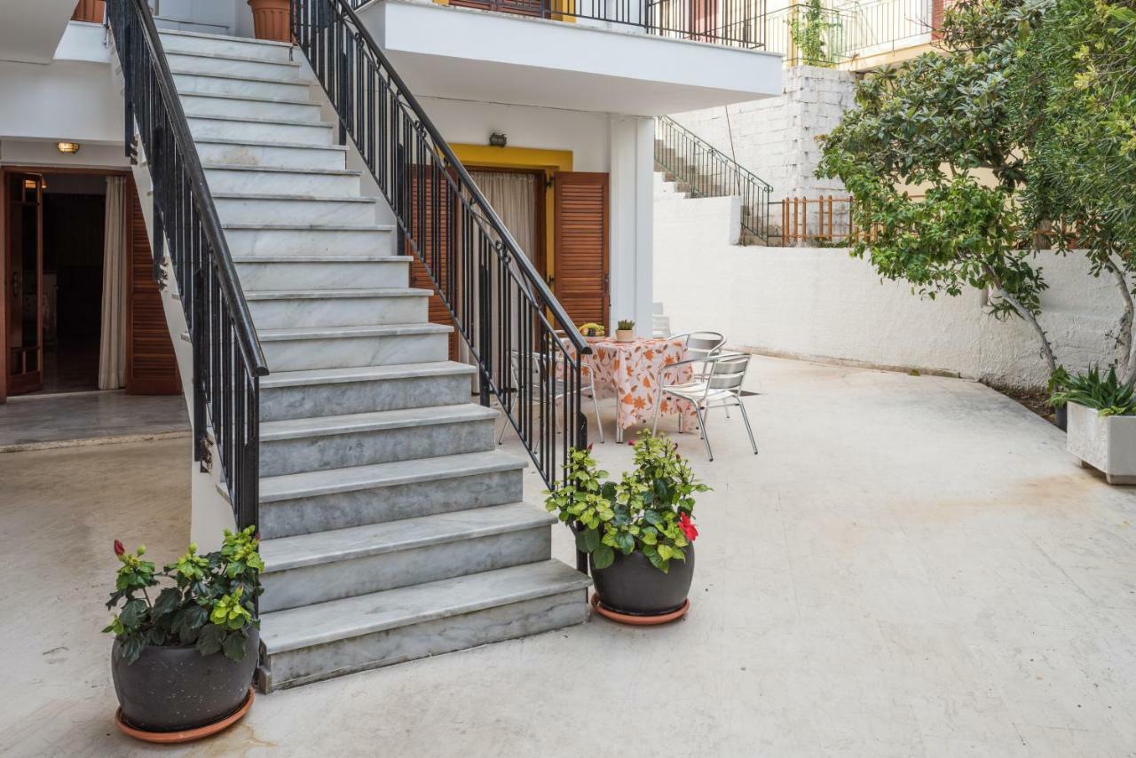 Areti Apartments Poros  Exteriör bild