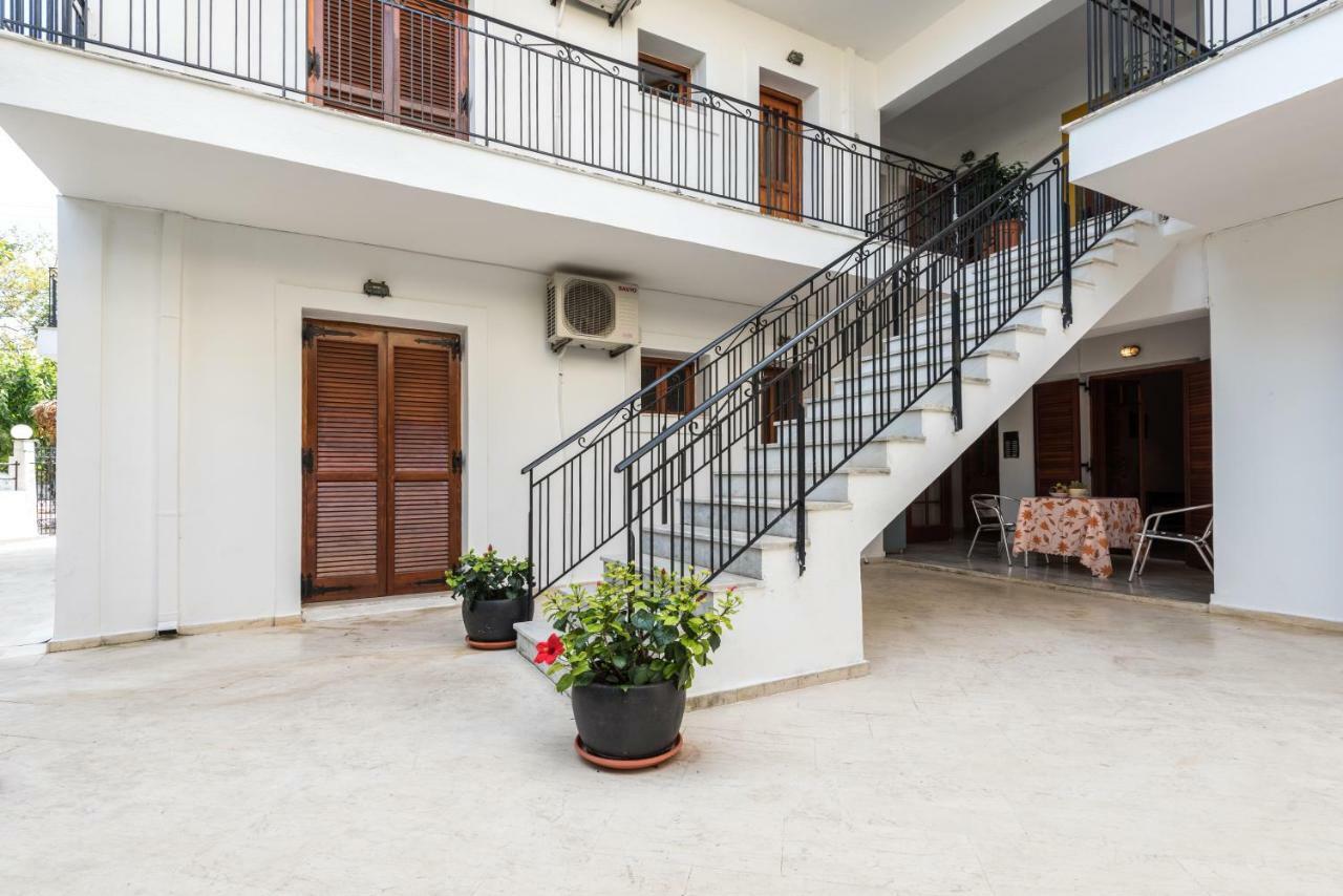 Areti Apartments Poros  Exteriör bild